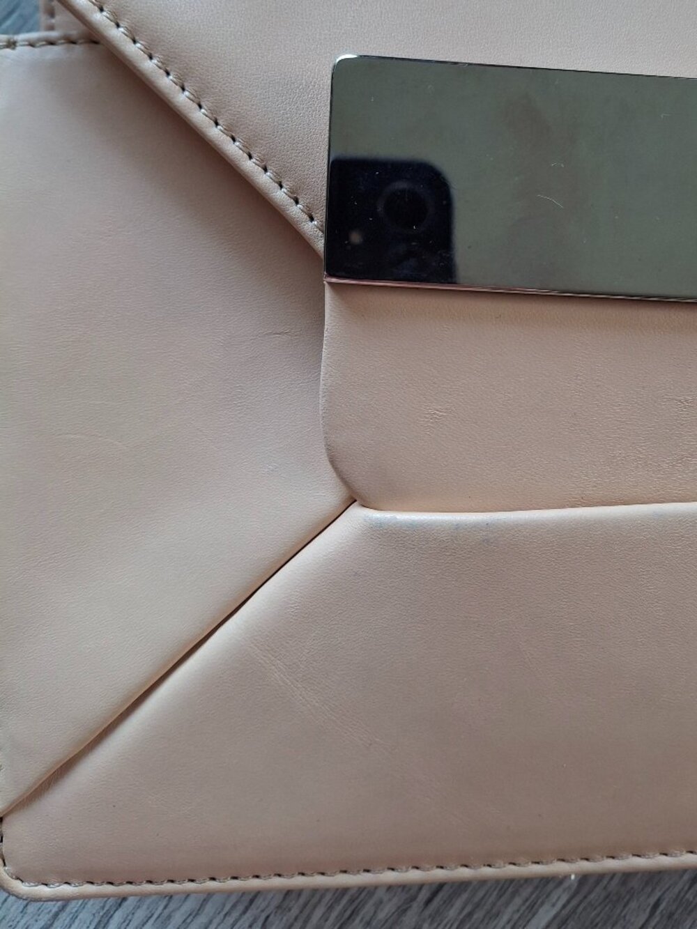 Michael Kors Butter Soft clutch - Picture 4 of 4